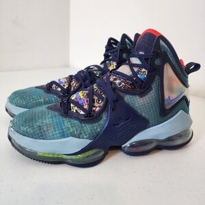 Nike LeBron 19 XIX Men's Size 11 Athletic Basketball Shoes Fast Food CZ0203 400